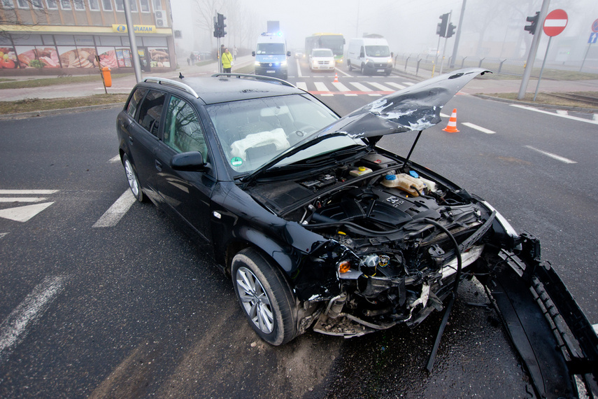 Zderzenie audi z citroenem na ul. Płk. Dąbka