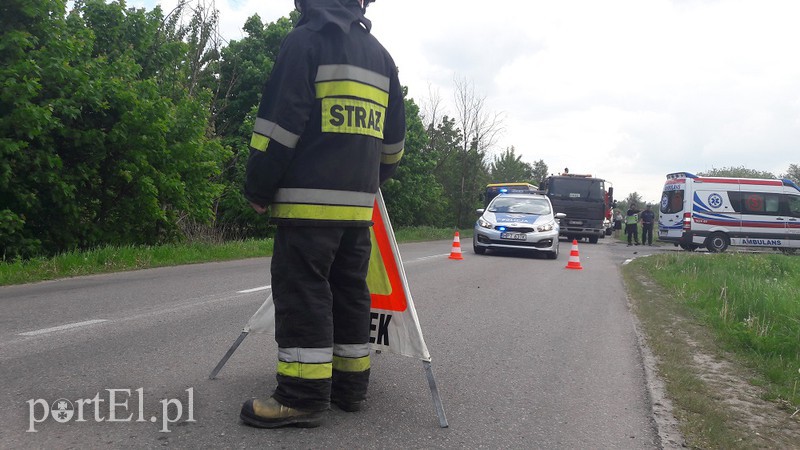 Motocyklista zderzył się z ciężarówką