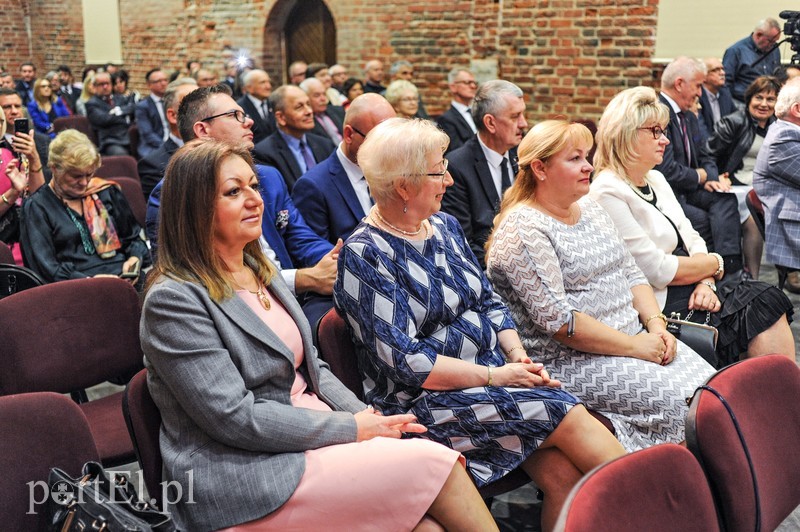 Mniej polityki, więcej współpracy