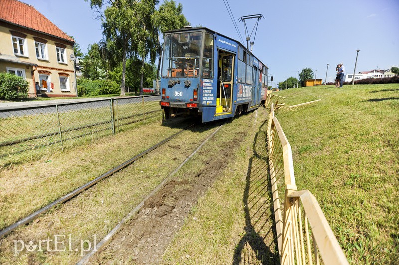Tramwaj wypadł z torów