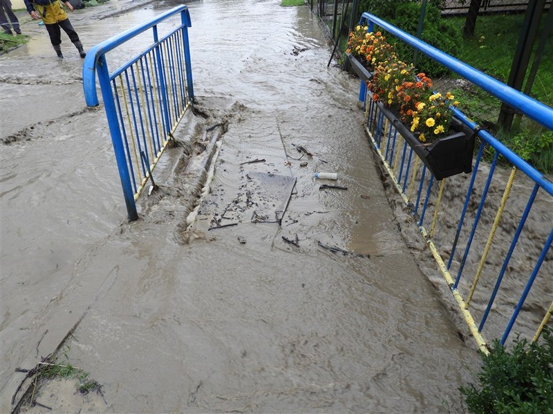 Strumyk w Suchaczu znów się dał we znaki