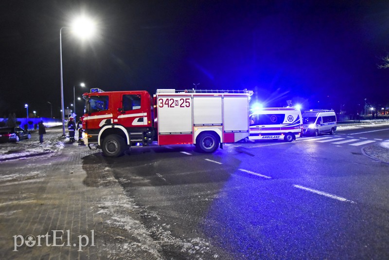 Zderzenie opla z audi na skrzyżowaniu ulic Niskiej i Nowej