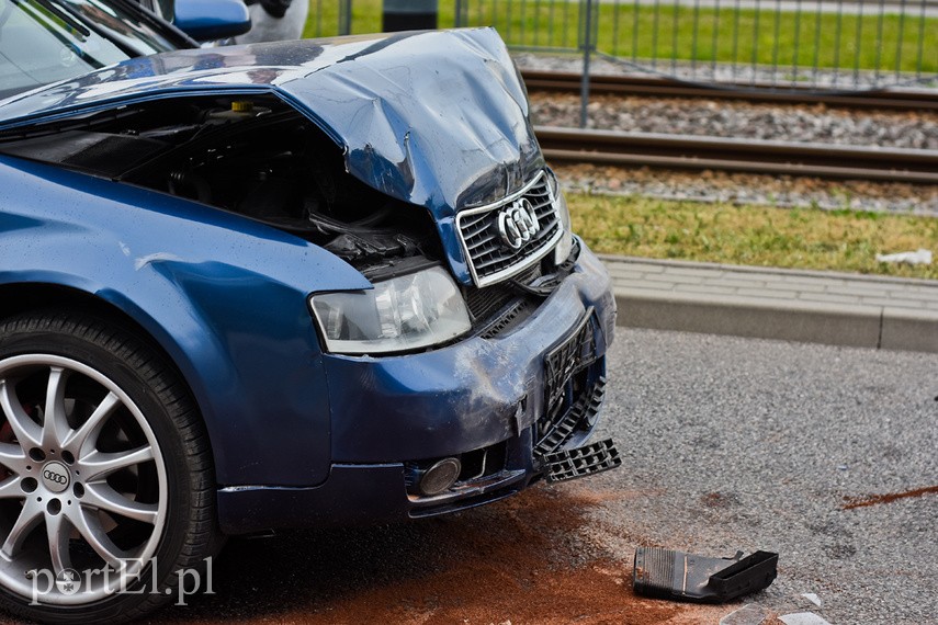 Kolizja toyoty z audi pod browarem