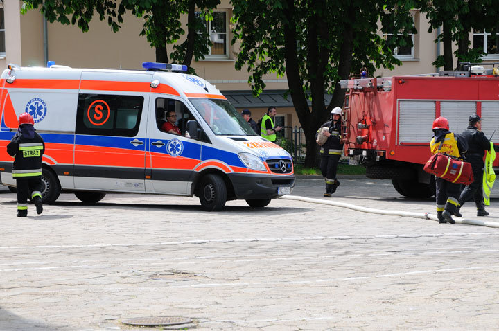 Ćwiczenia strażackie na terenie elbląskiego browaru