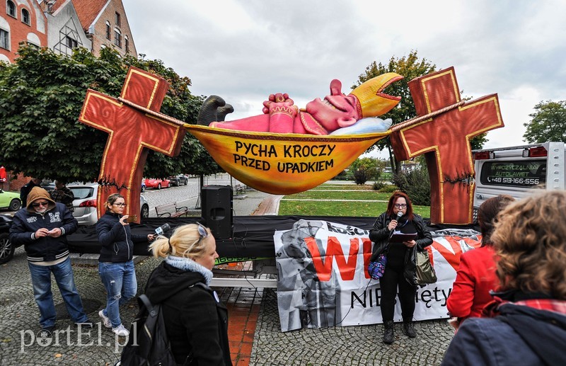 Protestujący:Pycha w kościele katolickim jest najgorszym grzechem