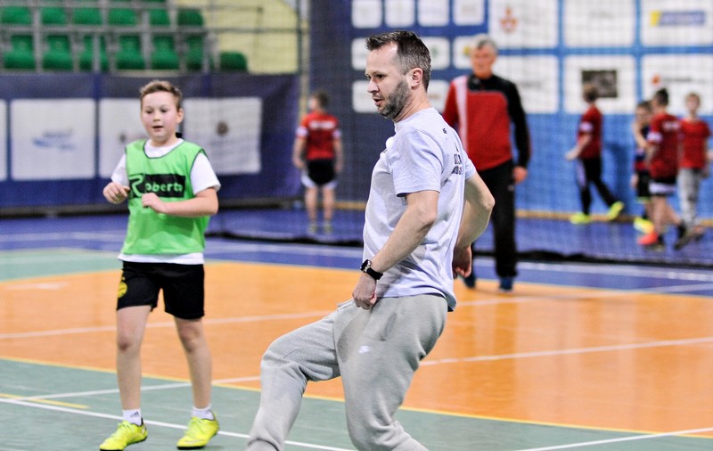 urniej drużyn podwórkowych na koniec ferii