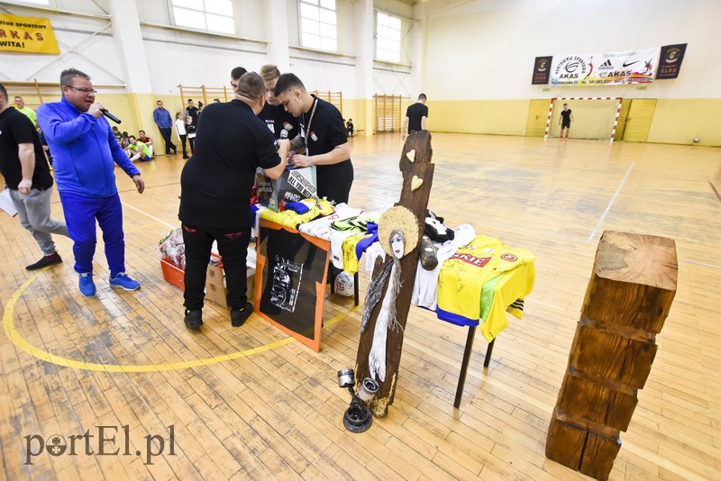 W Tolkmicku grają w futsal i pomagają