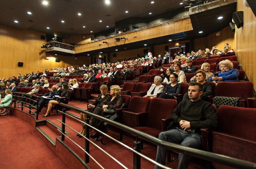 Aleksandry rozdane, czyli teatr jak wspólnota