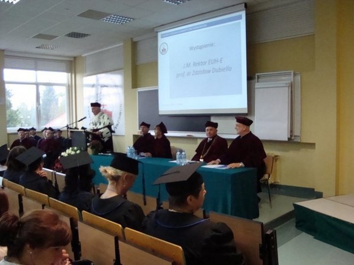 Vivat Academia!