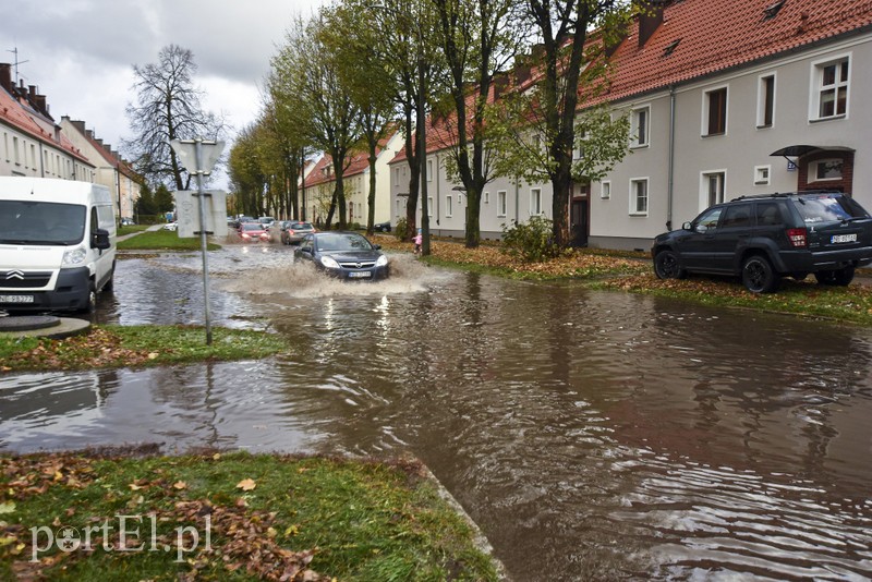 Ul. Rechniewskiego zalana