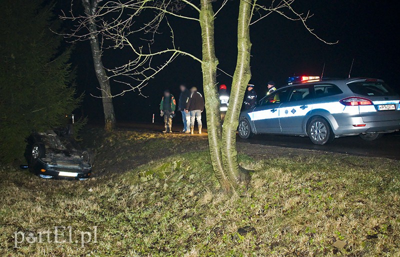  Auto na dachu, a kierowca zniknął