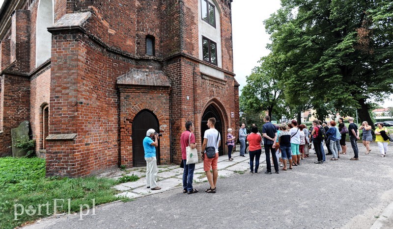 Najpierw szpital, potem kościół i cud