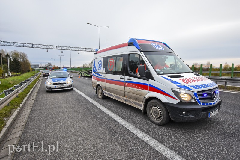 Zderzenie daihatsu z cysterną na S7