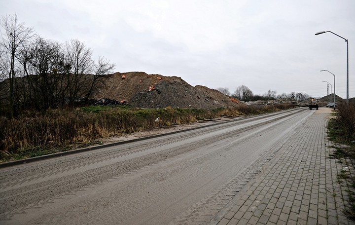 Modrzewina zawalona gruzem