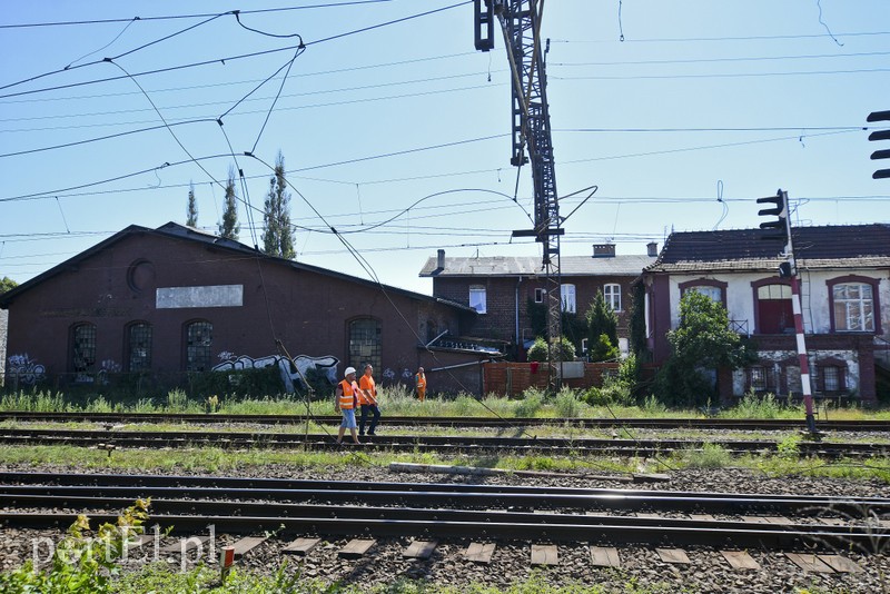 Nie kursują pociągi, Lotnicza zamknięta!