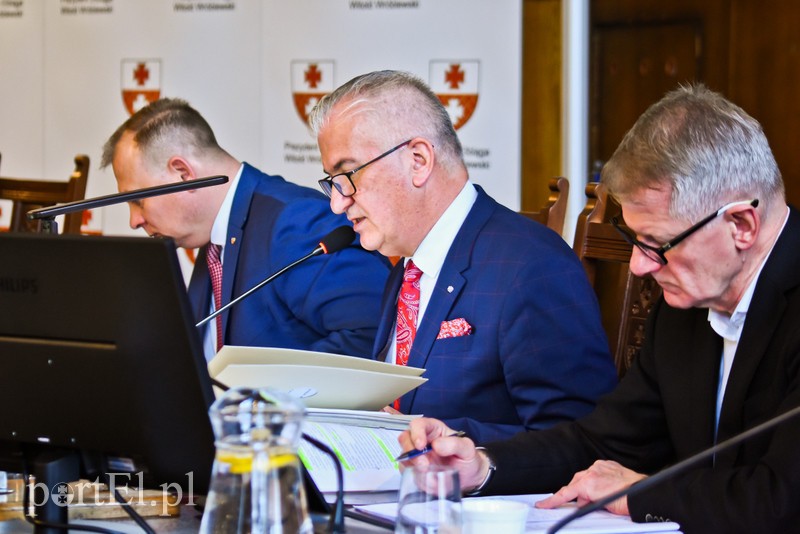 Trwa sesja Rady Miejskiej. Oglądaj na żywo!