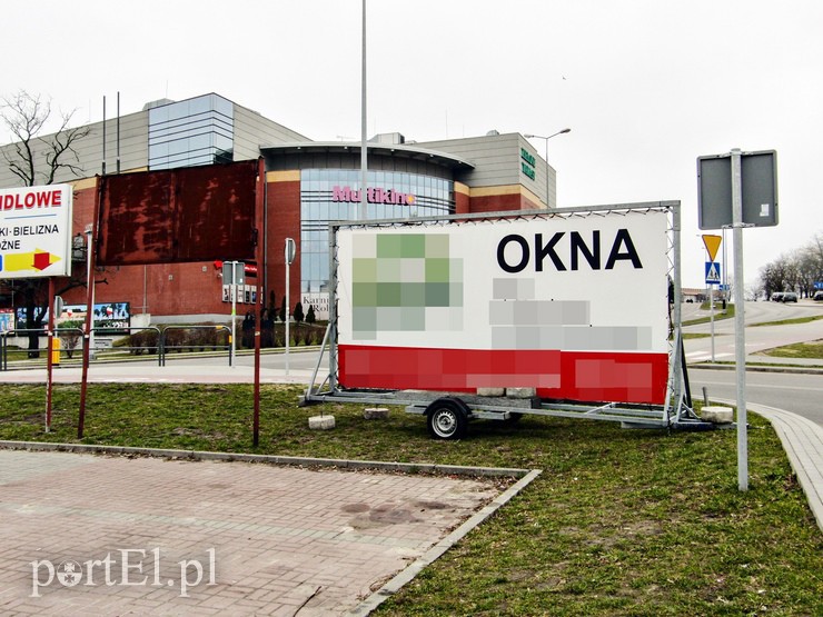  Parkują i reklamują – za jedno i drugie nie płacą