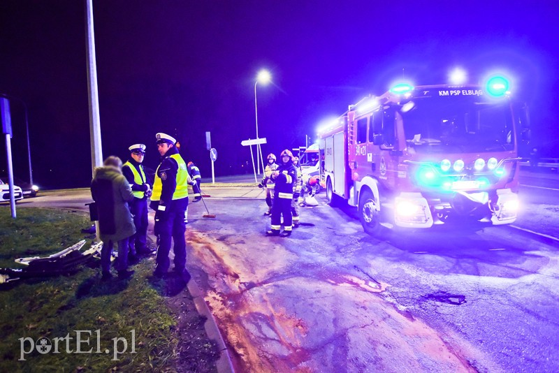Czołowe zderzenie dwóch toyot na ul. Warszawskiej