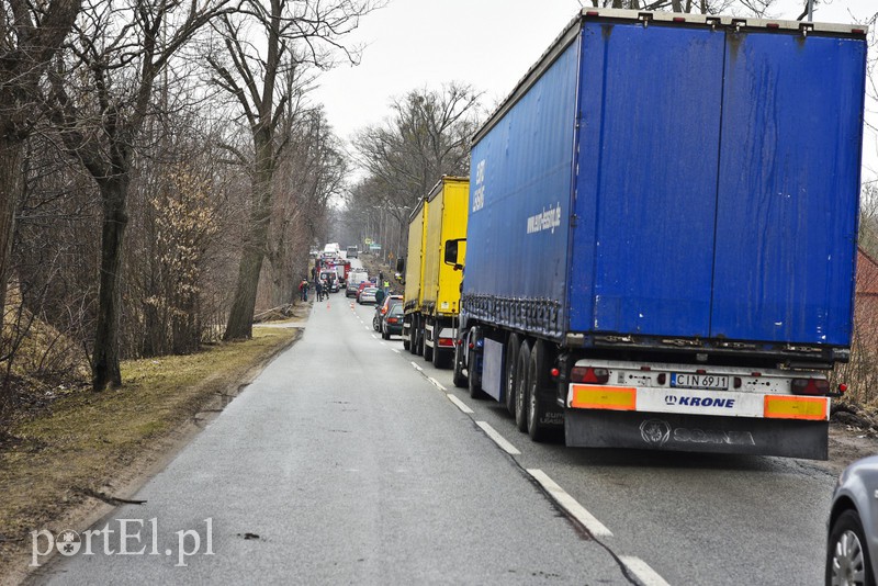 Audi po wypadku rozpadło się na pół