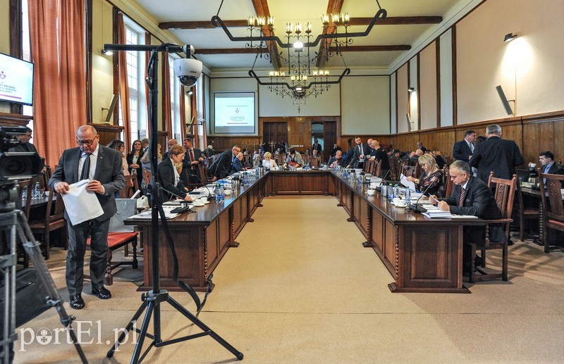 Nowe spojrzenie na radnych