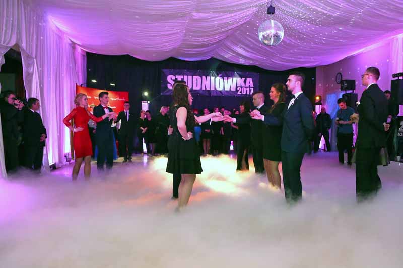 Studniówka w starym stylu