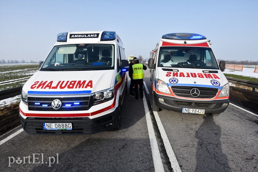 Groźny wypadek w Nowym Dworze Elbląskim. Droga nr 22 zablokowana!