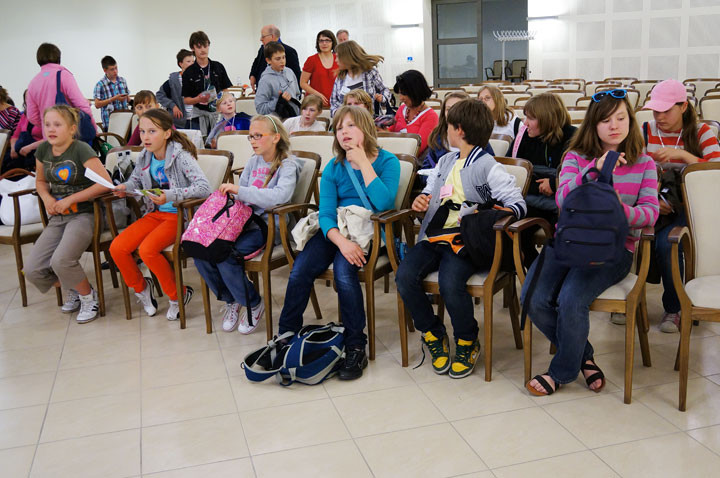 Blue and Green – Education outsider the Classroom