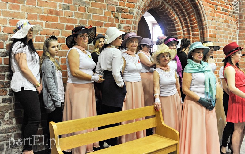 Dzień Kobiet pod znakiem kapelusza
