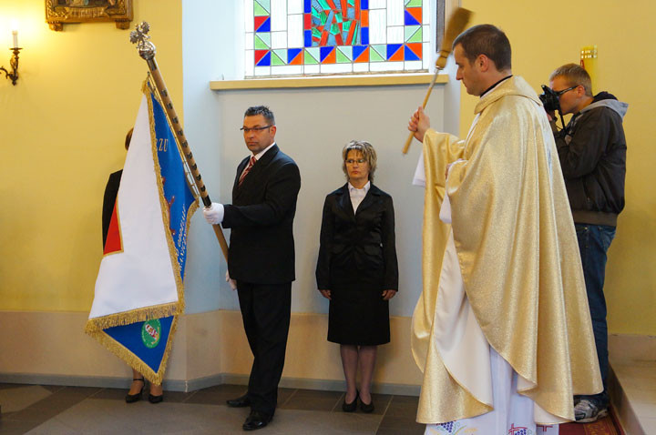 Szkoła w Łęczu ma patrona i sztandar