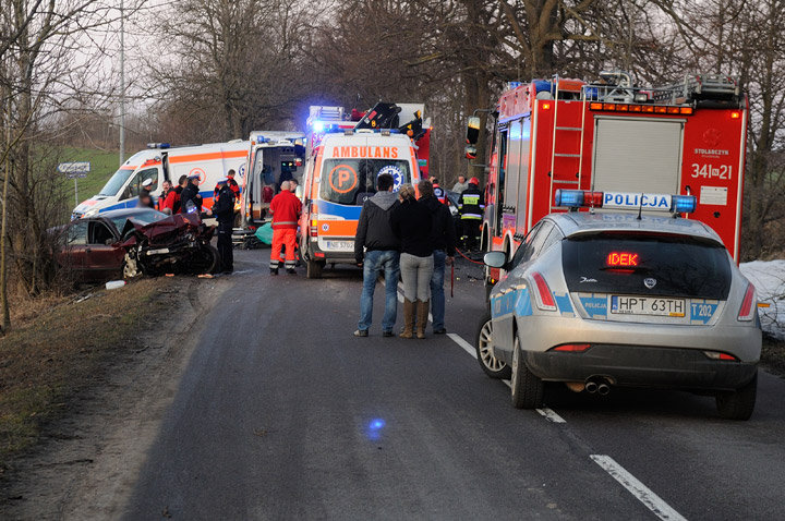 Czołowe zderzenie. Cztery osoby ranne