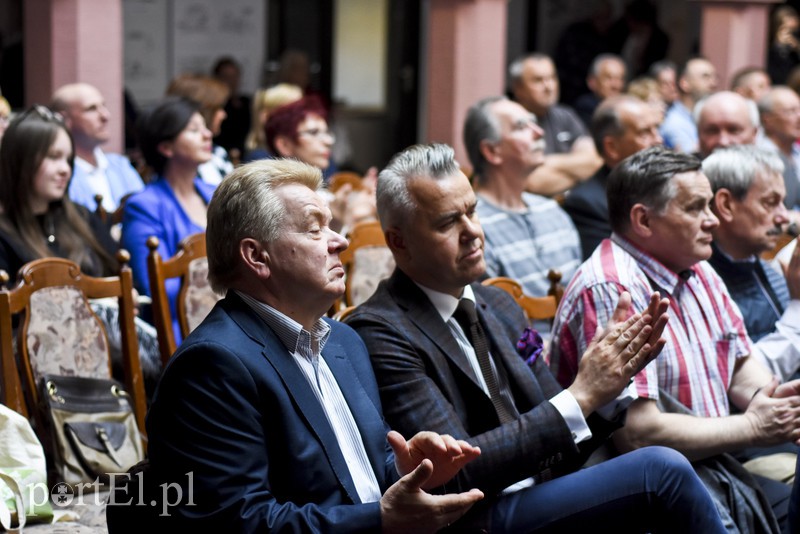 O samorządach, 500 + i prężeniu muskułów