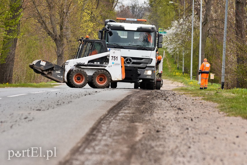 Odnawiają nawierzchnię na Królewieckiej