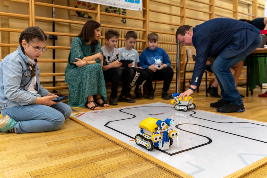 Ludzie, roboty, programowanie i rywalizacja