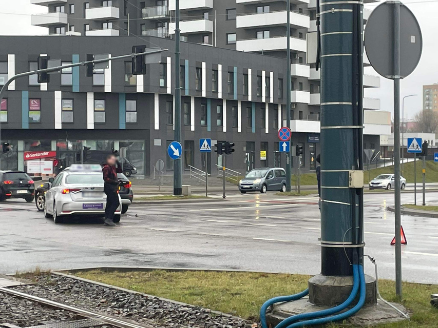  Kolizja na skrzyżowaniu Plk. Dąbka i Teatralnej
