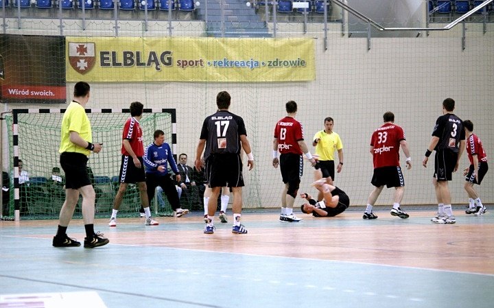 Zwycięstwo elbląskich szczypiornistów na zakończenie rozgrywek