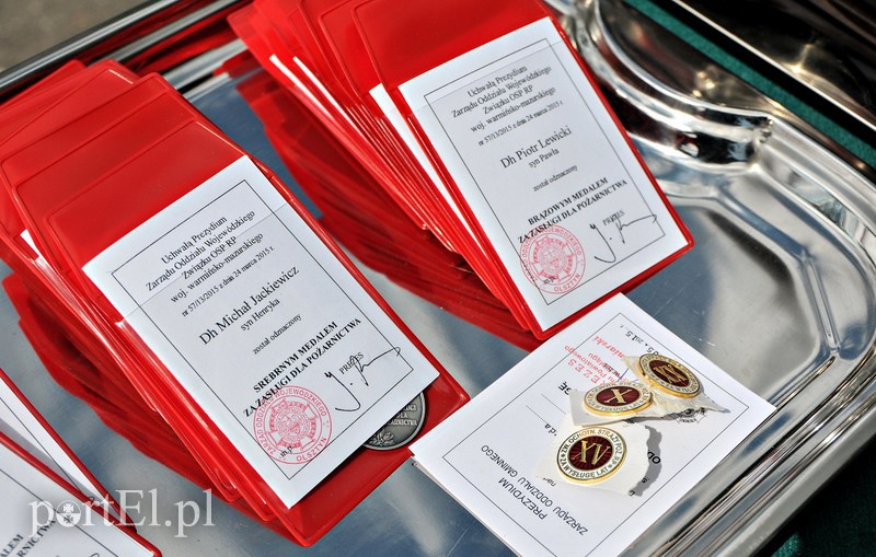 Po prostu wykonują swoją pracę, ale raz do roku świętują