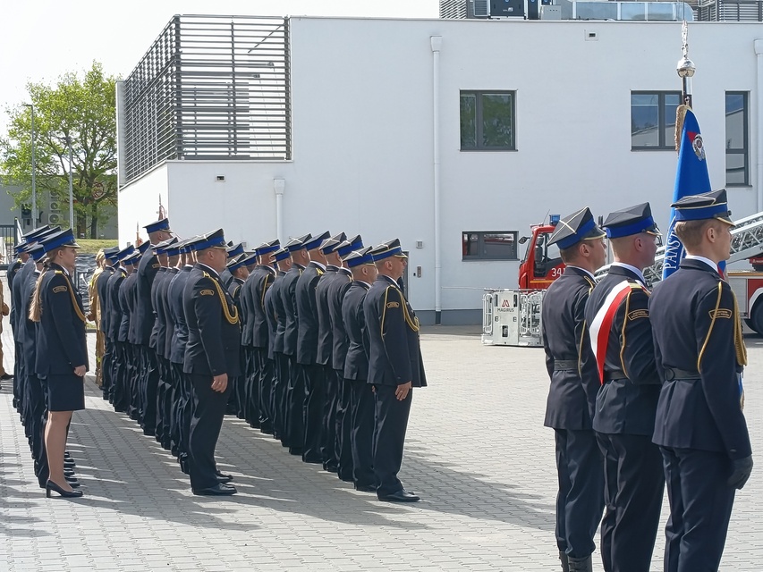 Świętowanie z nową halą do obrony cywilnej