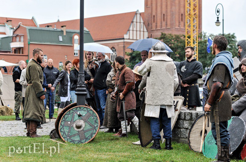 Historia opowieścią się toczy