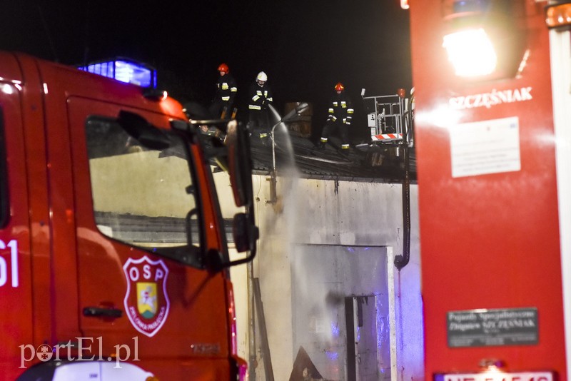 Pożar dachu i potrącenie kobiety w Pasłęku