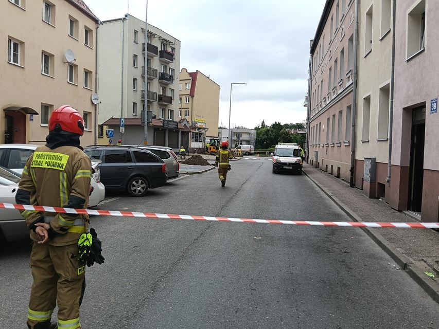 Z sieci ulatniał się gaz. Wjazd na Słoneczną zamknięty