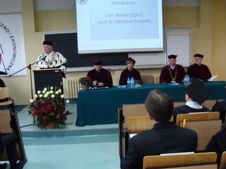 Vivat Academia!