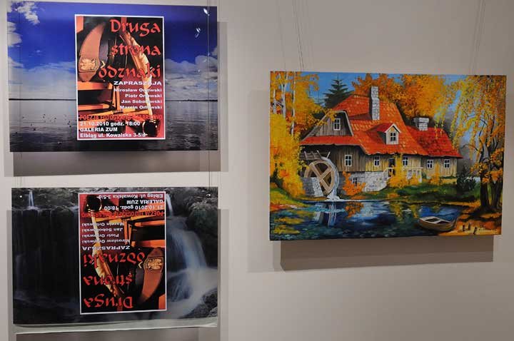 Druga strona odznaki - wernisaż w Galerii ZUM