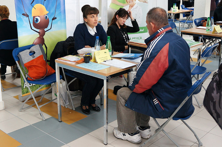Przyszli po pracę na targi pracy