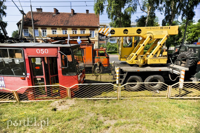 Tramwaj wypadł z torów