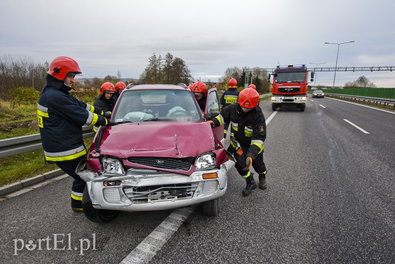 Zderzenie daihatsu z cysterną na S7