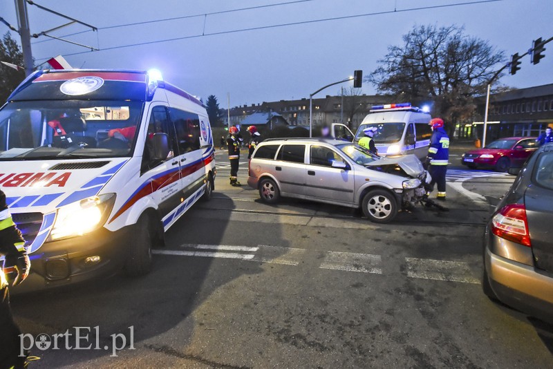 Groźna kolizja na ul. płk. Dąbka