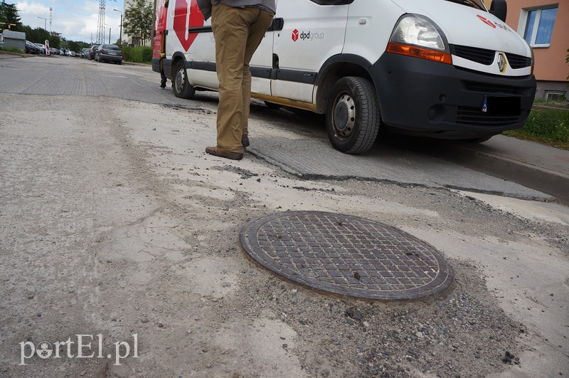 Zerwali asfalt, mieszkańcy się skarżą