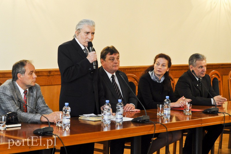 Konsul Rosji odznaczył orderami weteranów