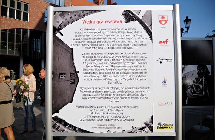 Wystawa spacerowiczów