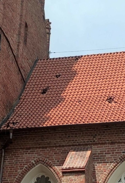 W galerię piorun trzasnął